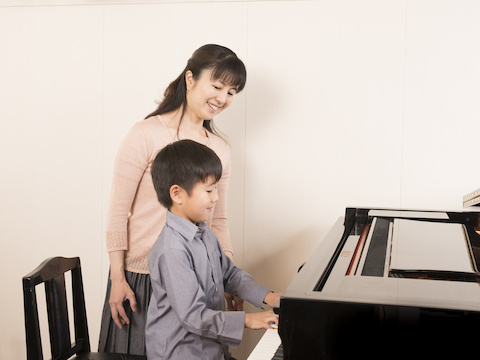 ピアノレッスン・ボーカルレッスンに最適なスタジオが神戸元町にあります